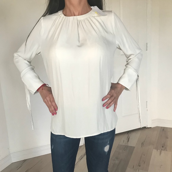 Off white blouse - Picture 2 of 2